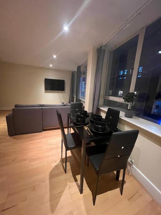 Apartment In The Heart Of Лондон Экстерьер фото